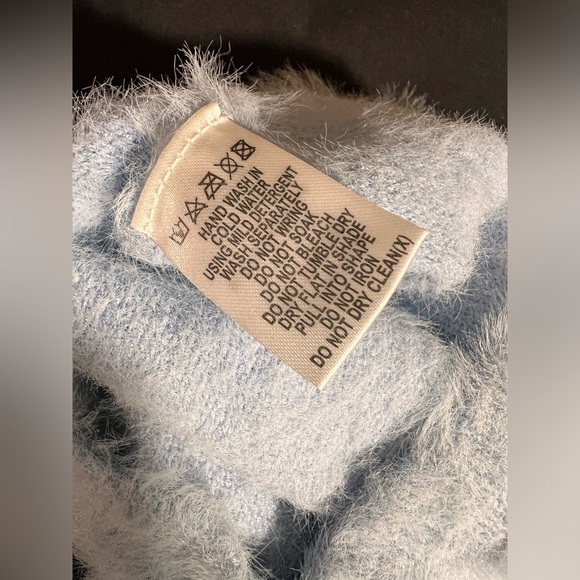 MESHKI Fluffy Knit Lounge Set - Light Blue Crop Top & Shorts (Size XS/S) - Picture 5 of 9